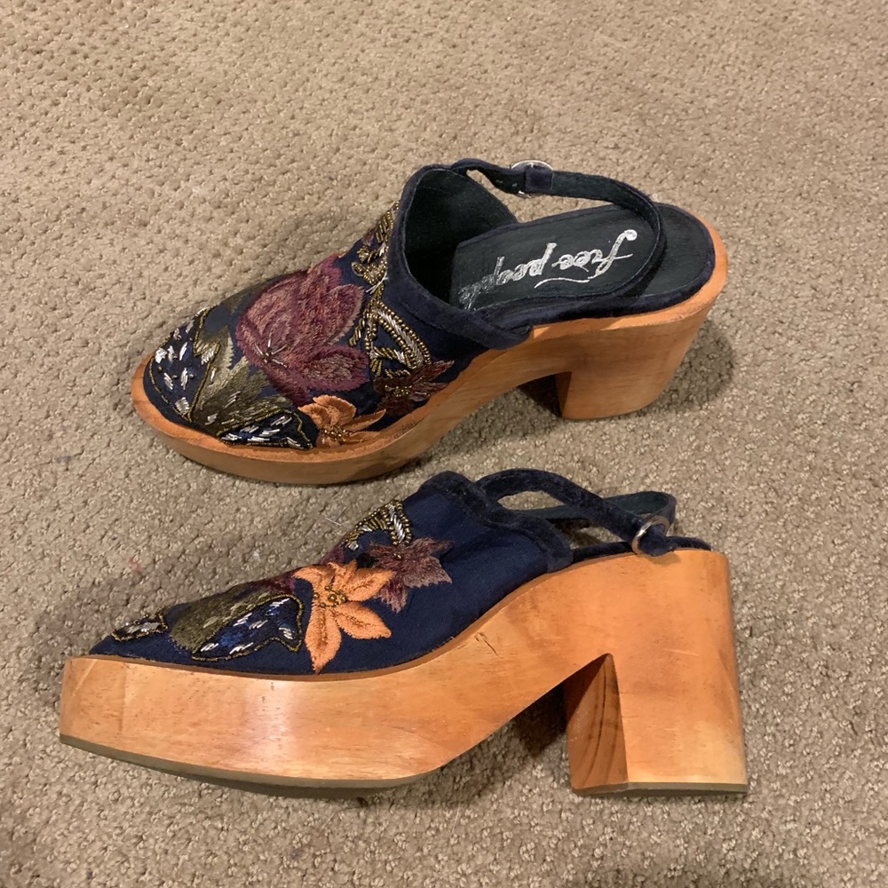 Free people clogs